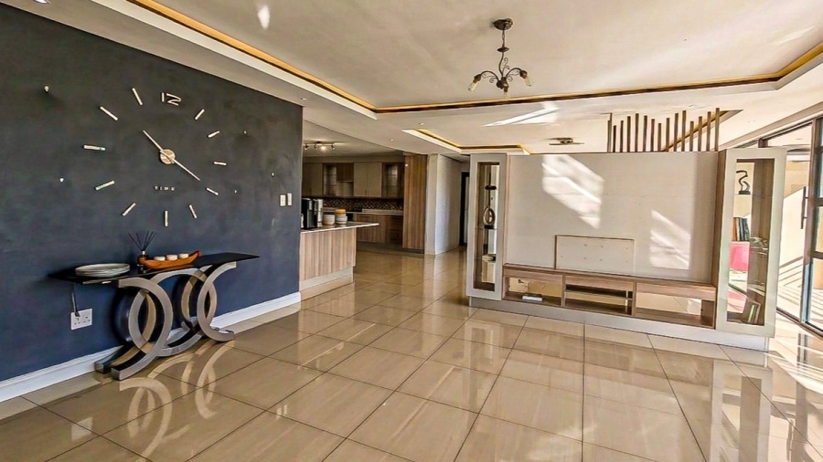 5 Bedroom Property for Sale in White River Estates Mpumalanga