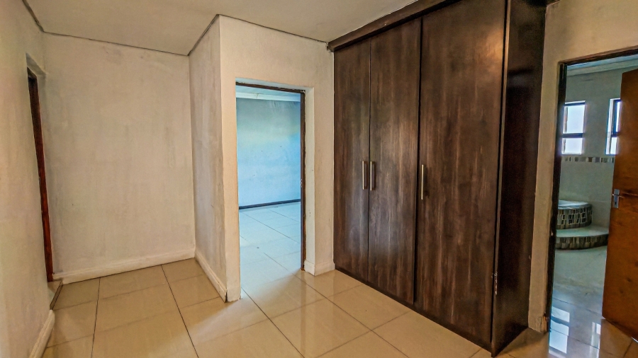 5 Bedroom Property for Sale in White River Estates Mpumalanga