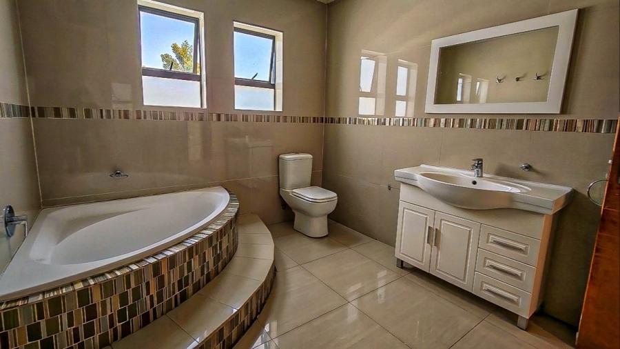 5 Bedroom Property for Sale in White River Estates Mpumalanga