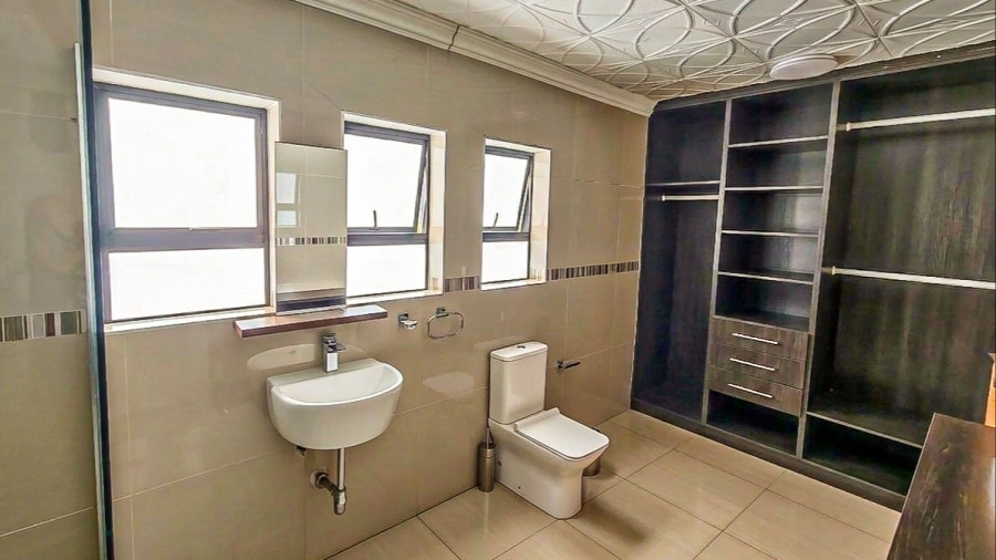 5 Bedroom Property for Sale in White River Estates Mpumalanga