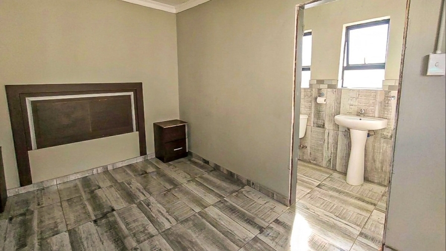 5 Bedroom Property for Sale in White River Estates Mpumalanga