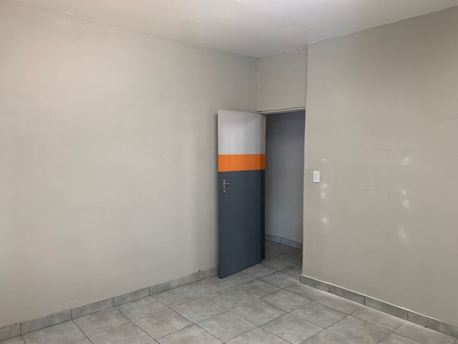 To Let Commercial Property for Rent in Nelspruit Industrial Mpumalanga