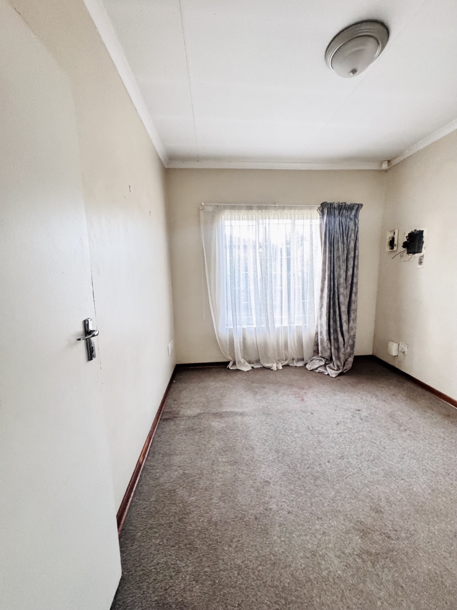 3 Bedroom Property for Sale in Mineralia Mpumalanga