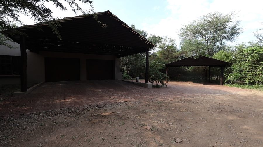 7 Bedroom Property for Sale in Marloth Park Mpumalanga