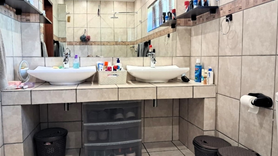 4 Bedroom Property for Sale in West Acres Mpumalanga