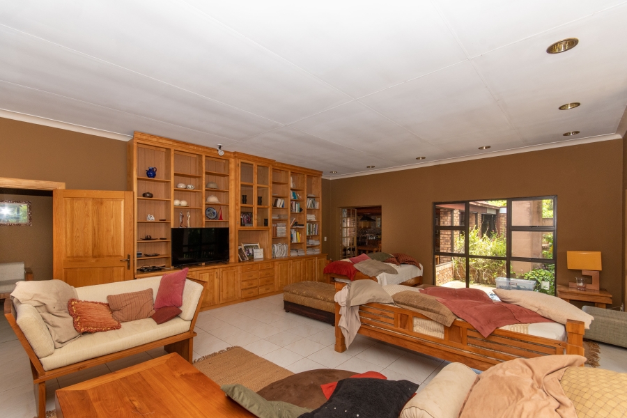 10 Bedroom Property for Sale in White River Ext 5 Mpumalanga