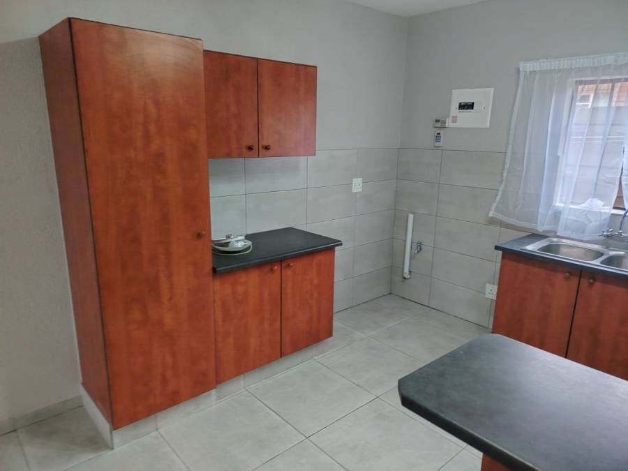 To Let 2 Bedroom Property for Rent in West Acres Mpumalanga