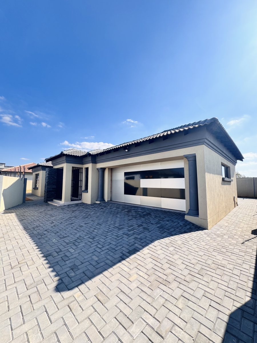 4 Bedroom Property for Sale in Aerorand Mpumalanga