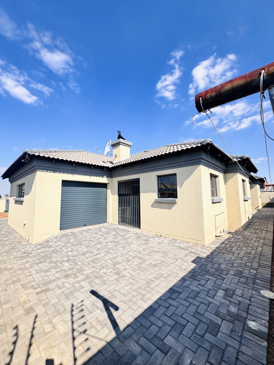 4 Bedroom Property for Sale in Aerorand Mpumalanga