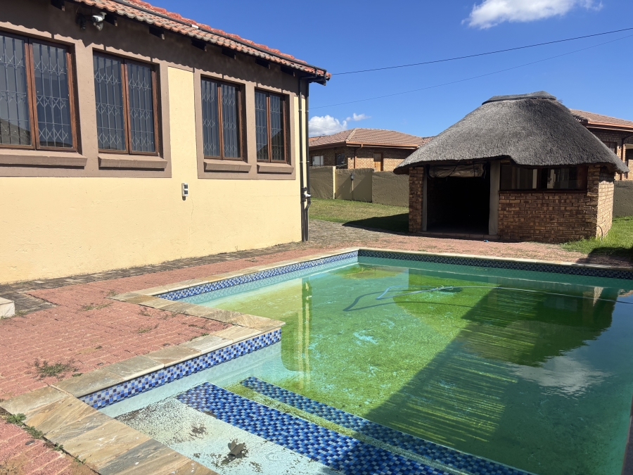 3 Bedroom Property for Sale in Model Park Mpumalanga