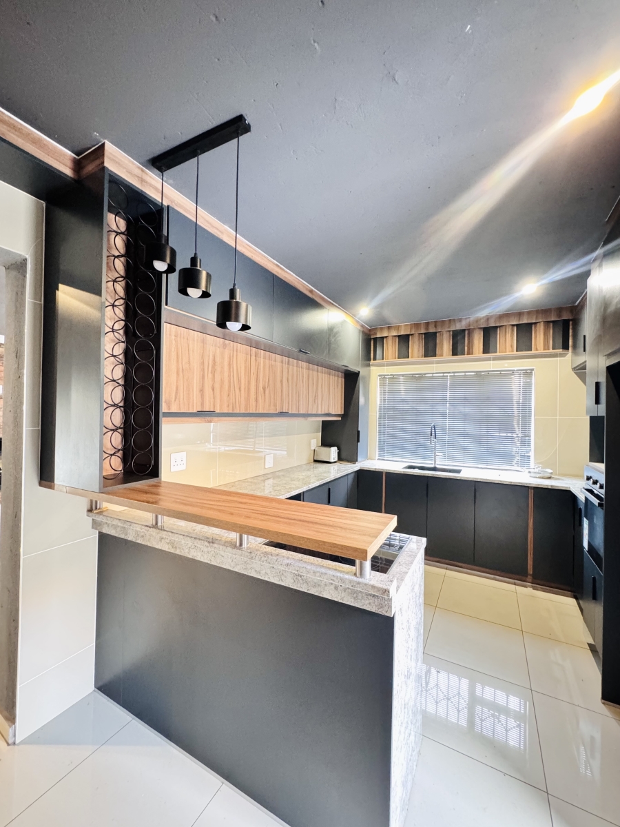 5 Bedroom Property for Sale in Mineralia Mpumalanga