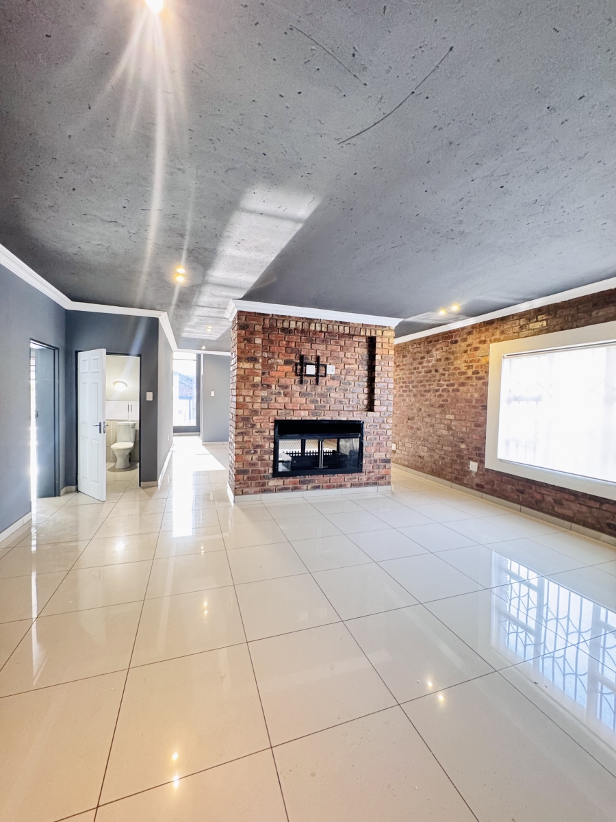 5 Bedroom Property for Sale in Mineralia Mpumalanga