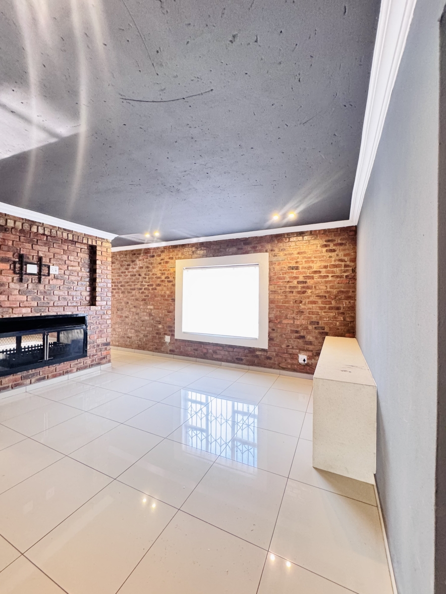 5 Bedroom Property for Sale in Mineralia Mpumalanga