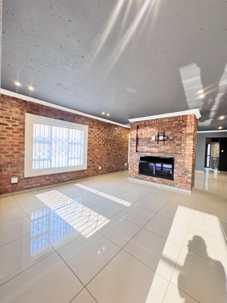 5 Bedroom Property for Sale in Mineralia Mpumalanga