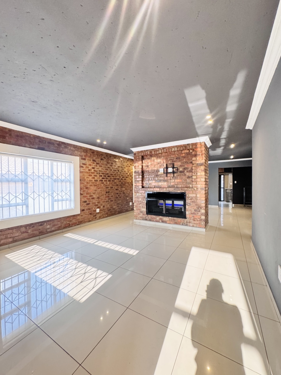 5 Bedroom Property for Sale in Mineralia Mpumalanga