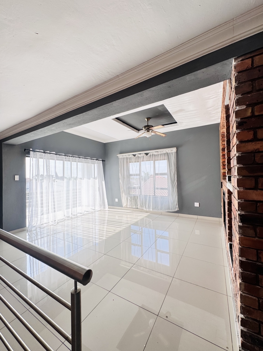 5 Bedroom Property for Sale in Mineralia Mpumalanga
