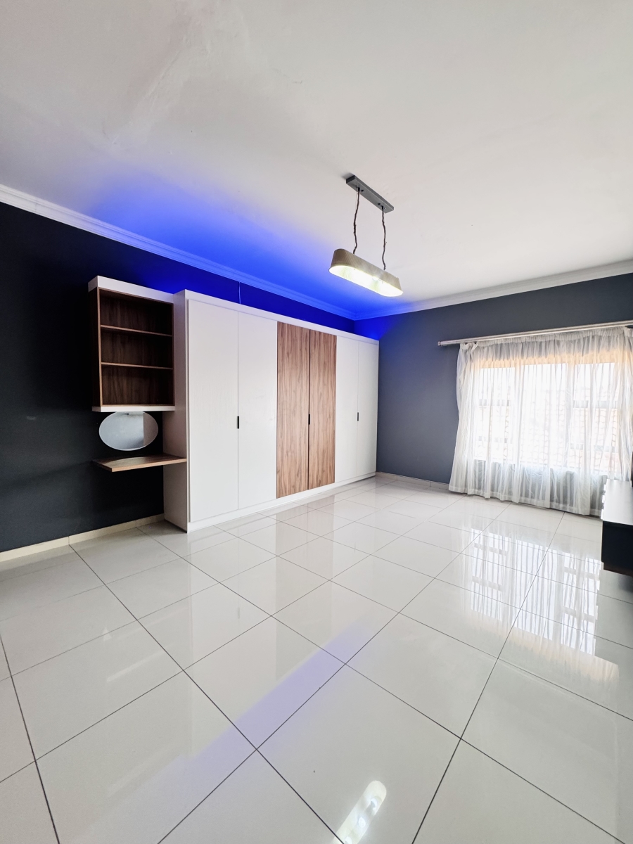 5 Bedroom Property for Sale in Mineralia Mpumalanga