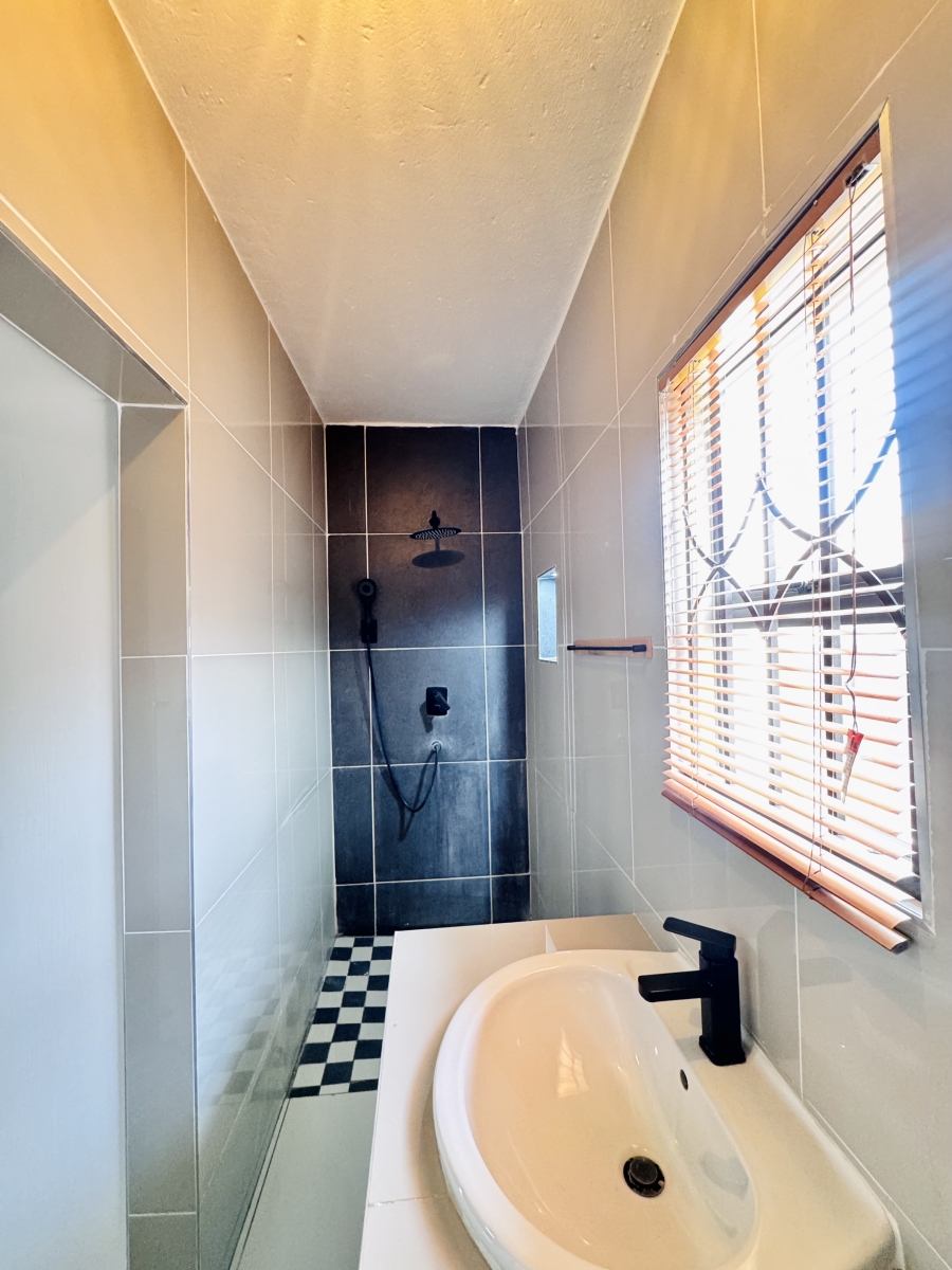 5 Bedroom Property for Sale in Mineralia Mpumalanga