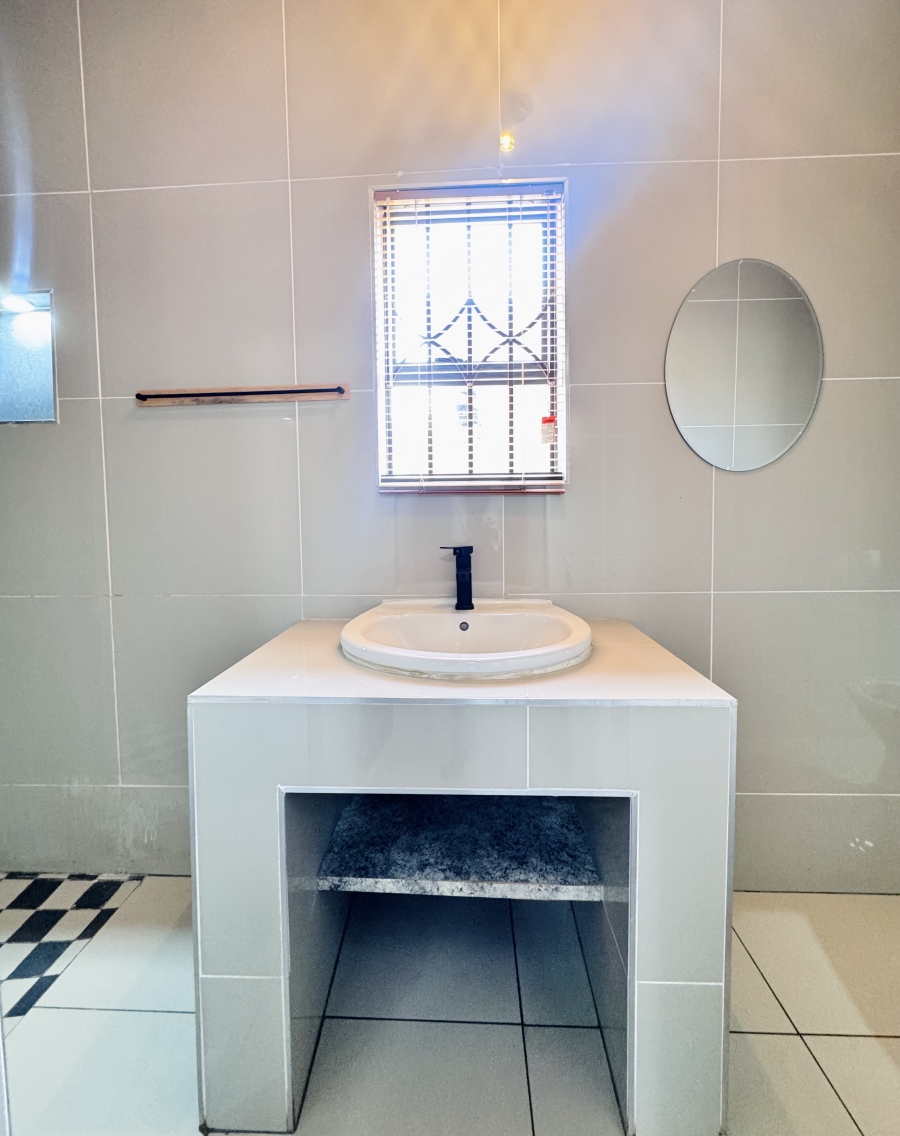 5 Bedroom Property for Sale in Mineralia Mpumalanga