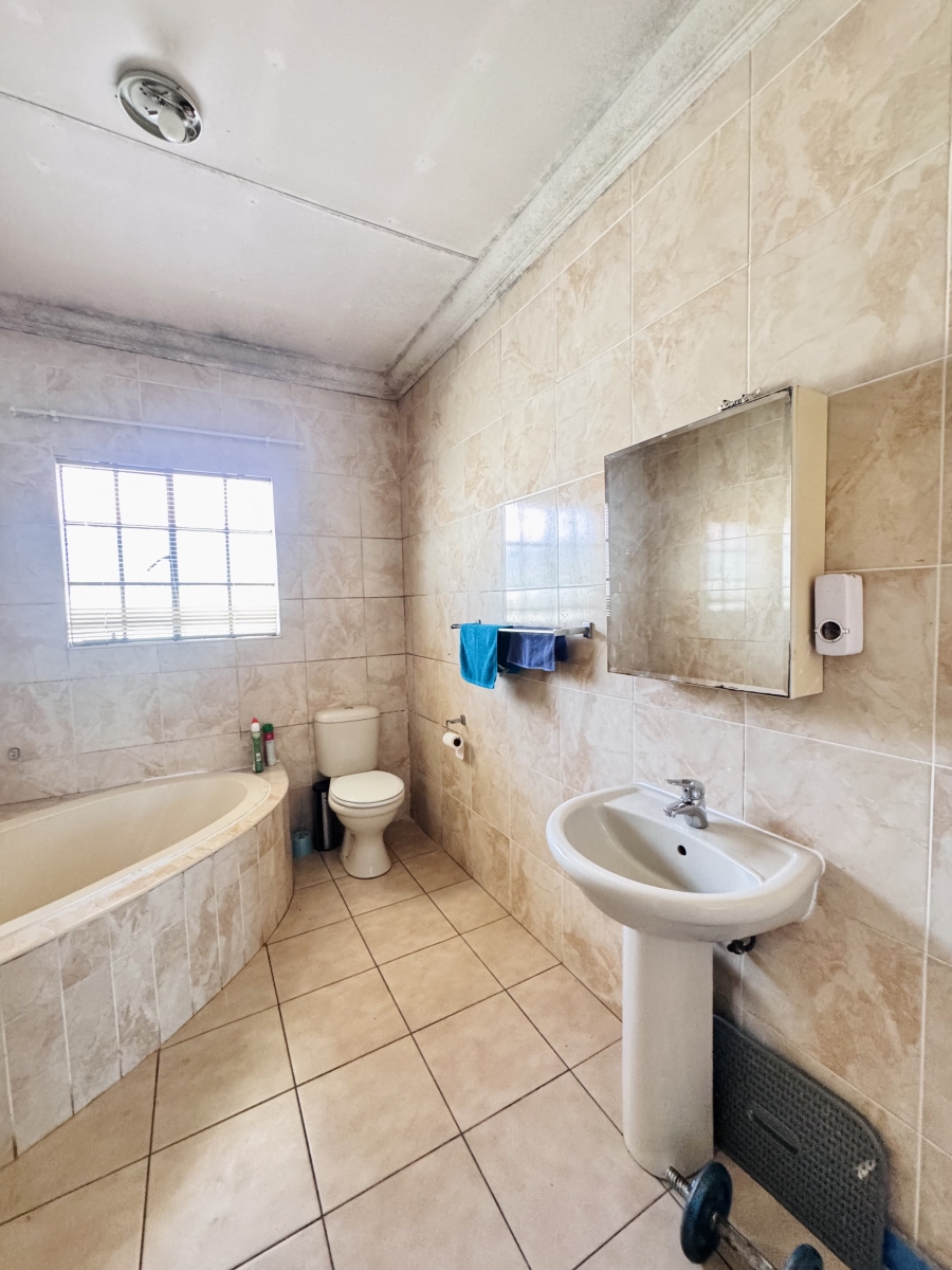 3 Bedroom Property for Sale in Mineralia Mpumalanga