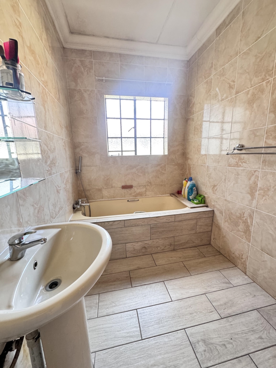3 Bedroom Property for Sale in Mineralia Mpumalanga