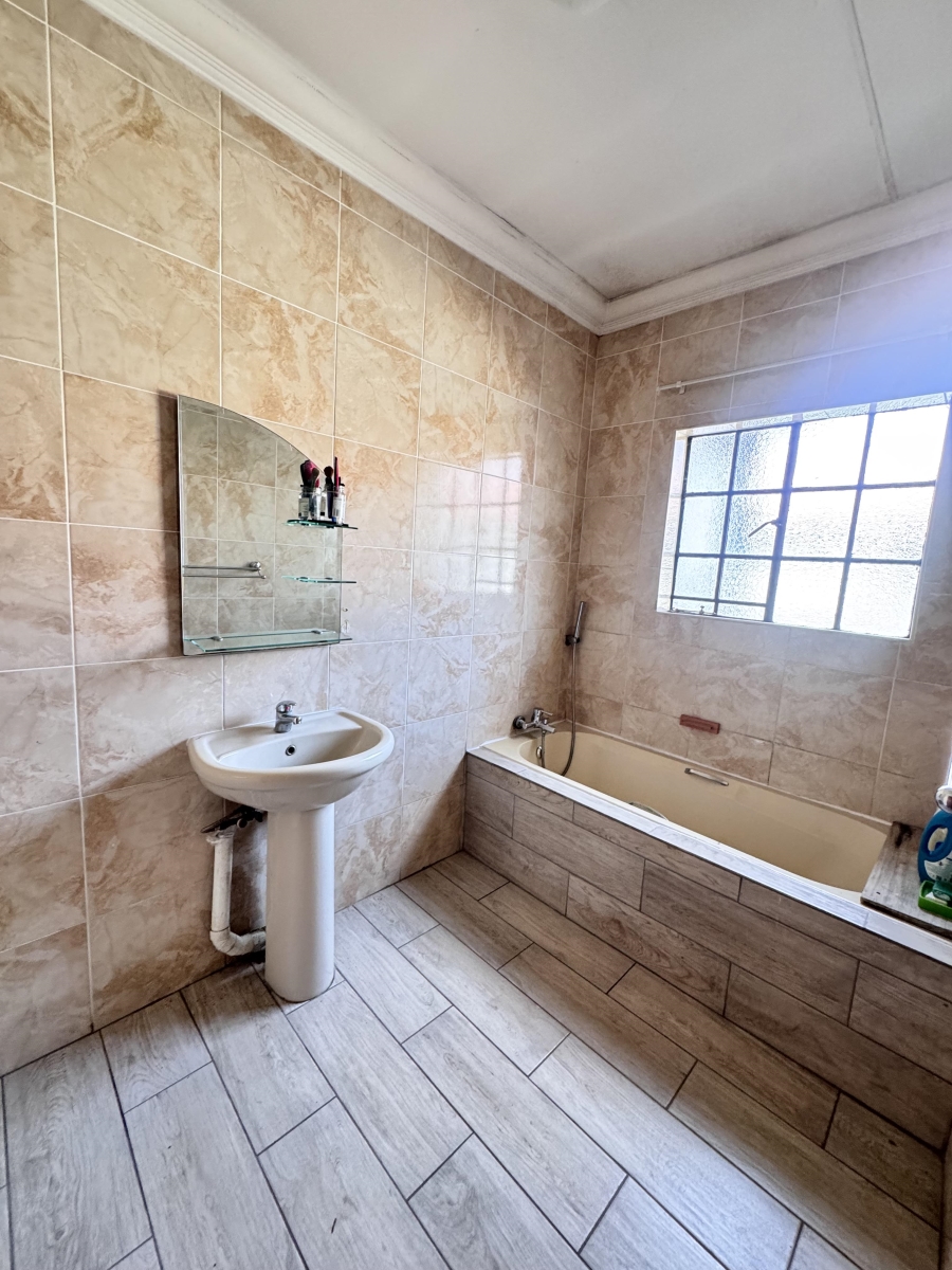 3 Bedroom Property for Sale in Mineralia Mpumalanga