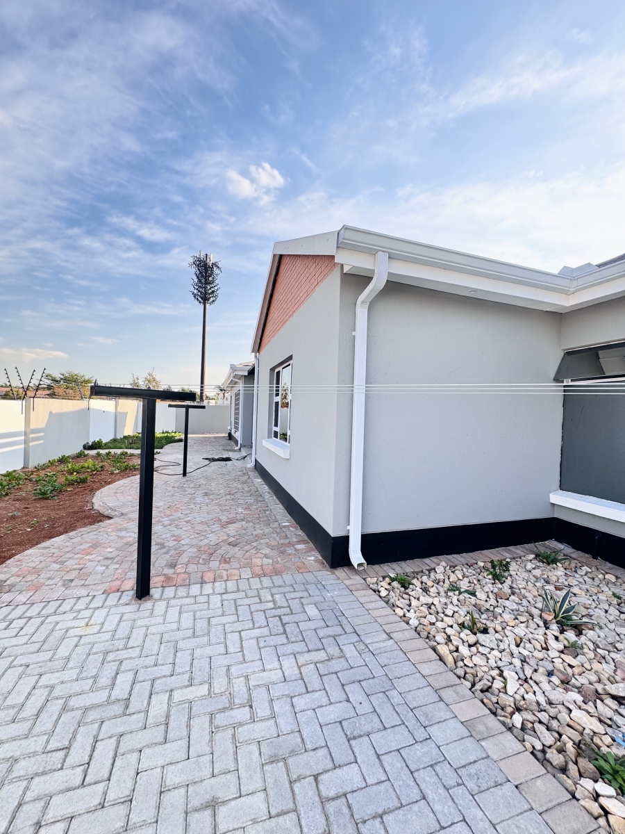 4 Bedroom Property for Sale in Aerorand Mpumalanga