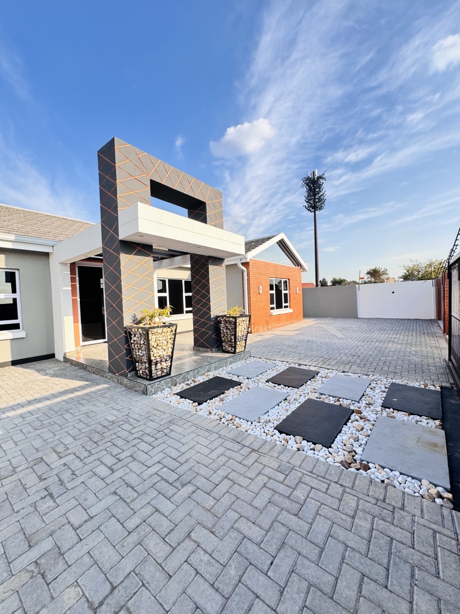 4 Bedroom Property for Sale in Aerorand Mpumalanga