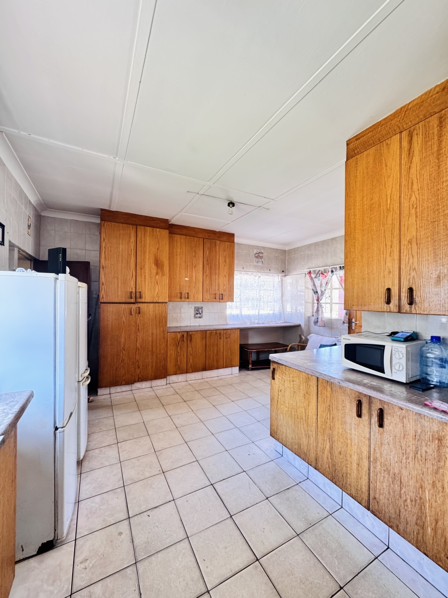 10 Bedroom Property for Sale in Witbank Ext 8 Mpumalanga