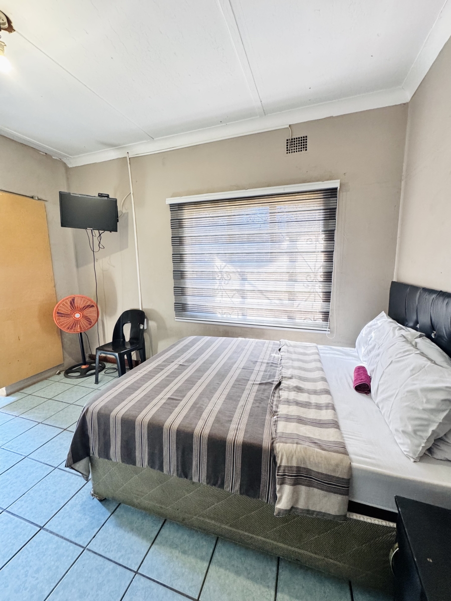 10 Bedroom Property for Sale in Witbank Ext 8 Mpumalanga