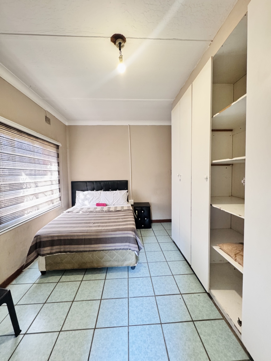 10 Bedroom Property for Sale in Witbank Ext 8 Mpumalanga