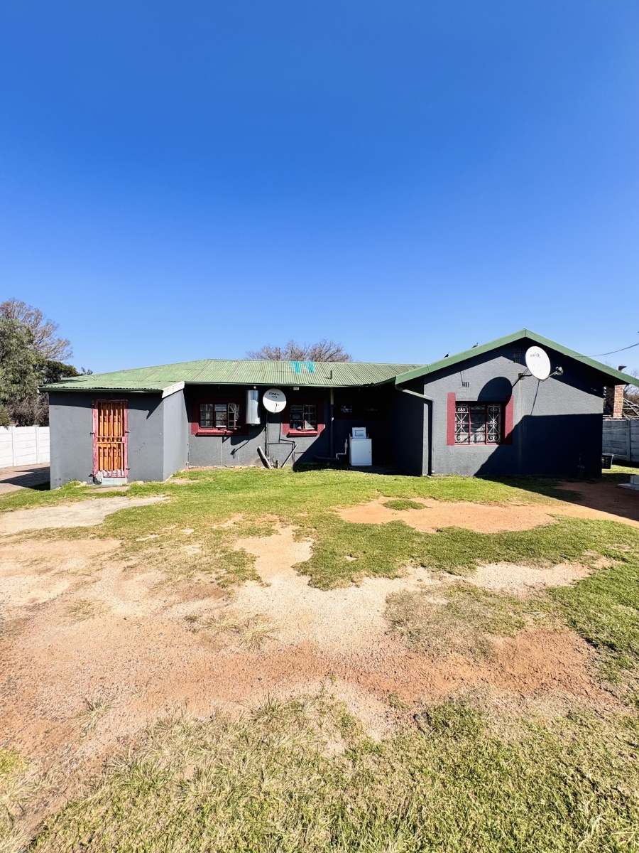 10 Bedroom Property for Sale in Witbank Ext 8 Mpumalanga