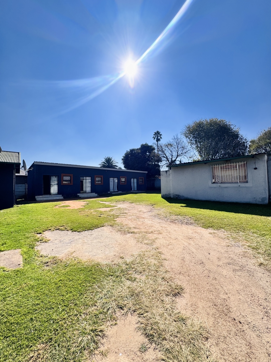 10 Bedroom Property for Sale in Witbank Ext 8 Mpumalanga