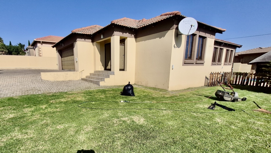 3 Bedroom Property for Sale in Model Park Mpumalanga