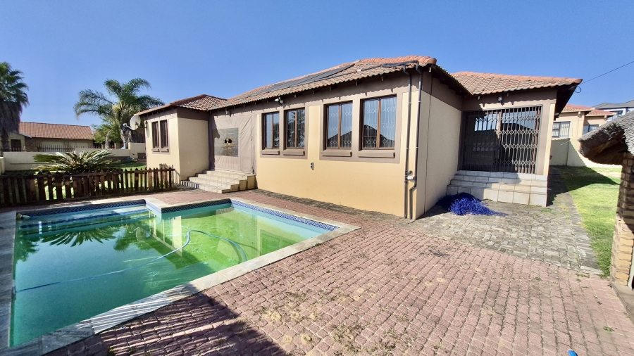3 Bedroom Property for Sale in Model Park Mpumalanga