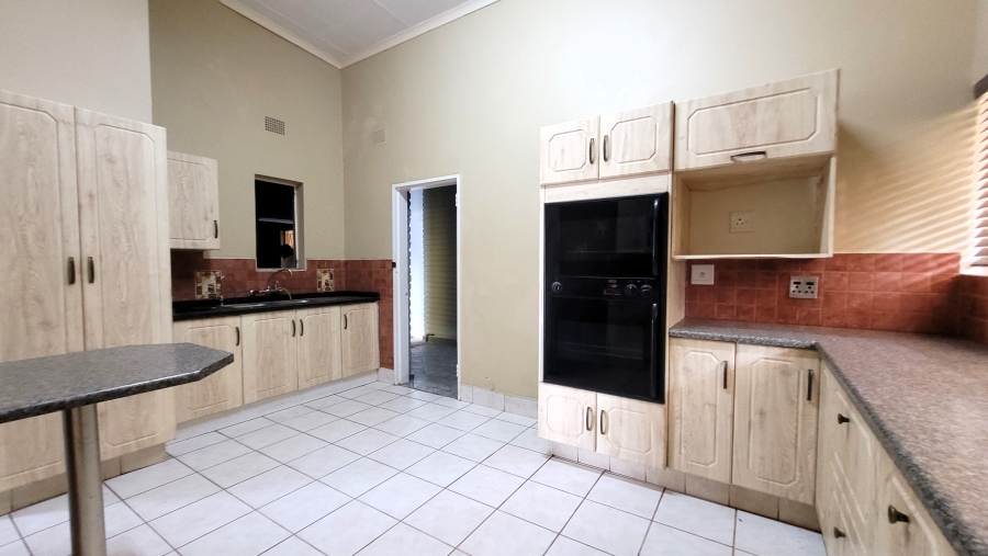 5 Bedroom Property for Sale in Sonheuwel Mpumalanga