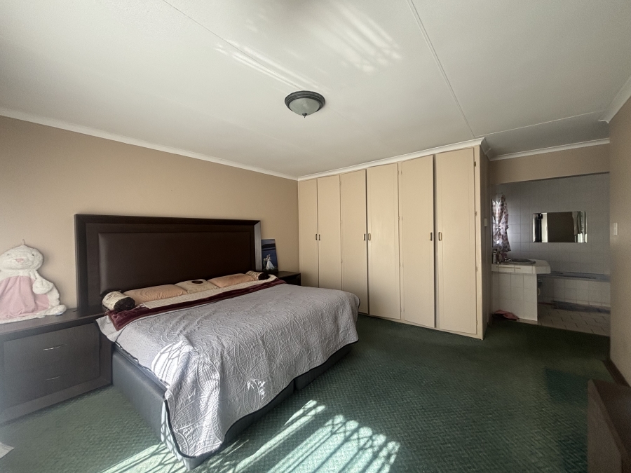 3 Bedroom Property for Sale in Ben Fleur Mpumalanga