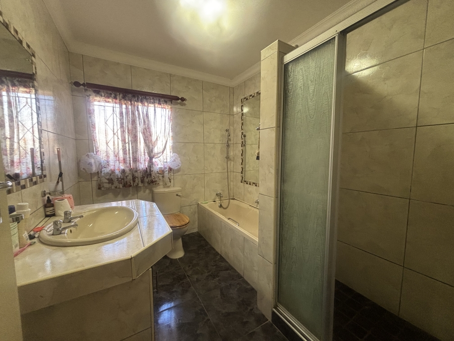 3 Bedroom Property for Sale in Ben Fleur Mpumalanga