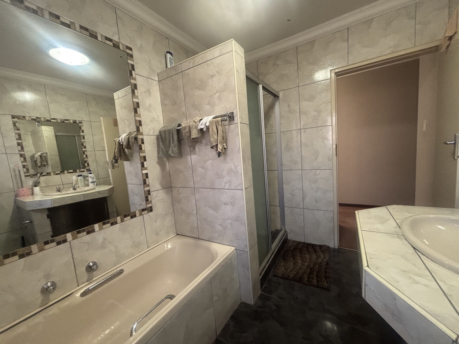 3 Bedroom Property for Sale in Ben Fleur Mpumalanga