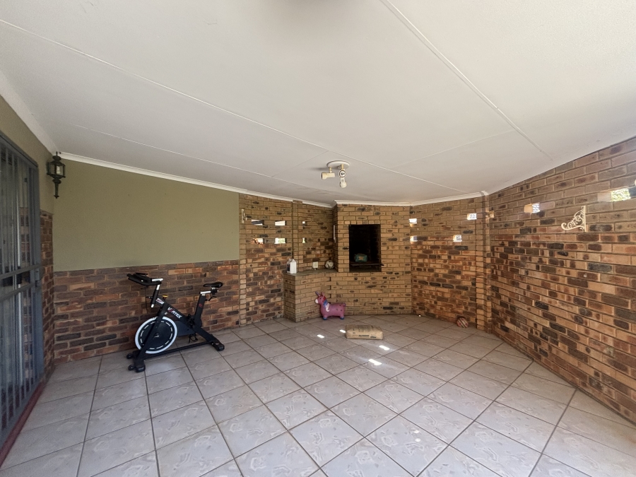 3 Bedroom Property for Sale in Ben Fleur Mpumalanga