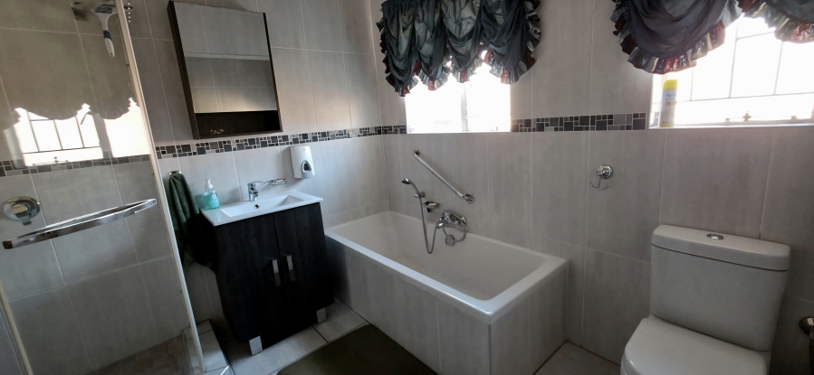 4 Bedroom Property for Sale in Ben Fleur Mpumalanga