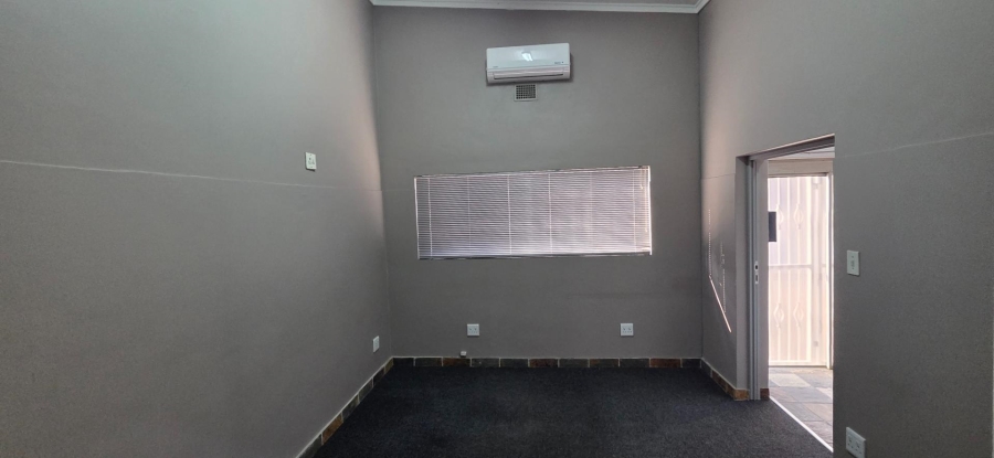 To Let Commercial Property for Rent in Sonheuwel Mpumalanga