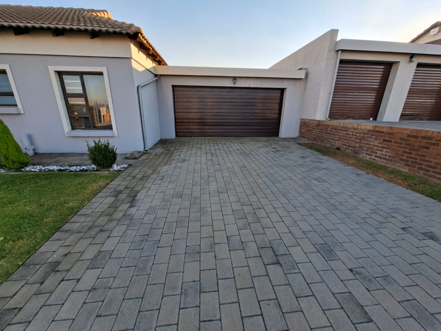 To Let 3 Bedroom Property for Rent in Terra Nova Mpumalanga