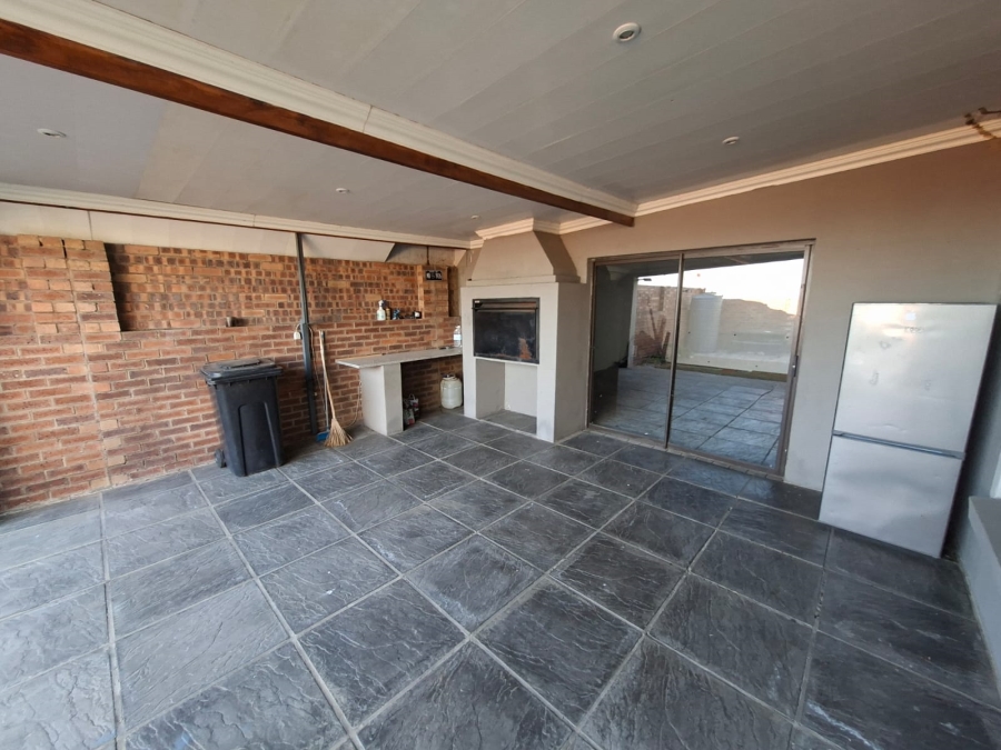 To Let 3 Bedroom Property for Rent in Terra Nova Mpumalanga