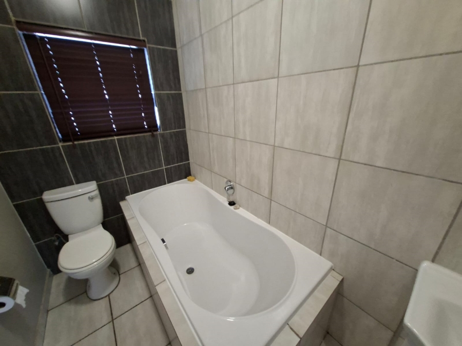 To Let 3 Bedroom Property for Rent in Terra Nova Mpumalanga