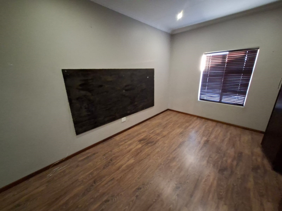 To Let 3 Bedroom Property for Rent in Terra Nova Mpumalanga
