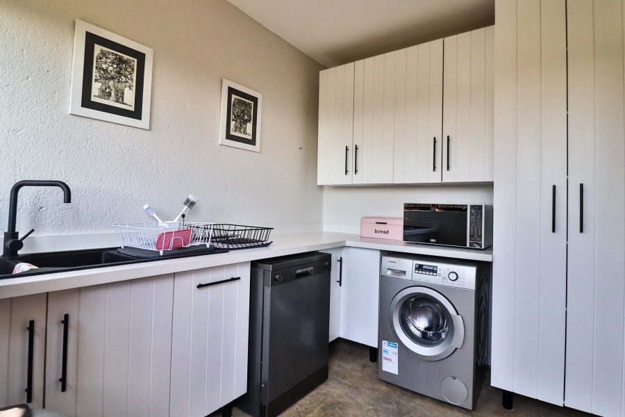 2 Bedroom Property for Sale in Sonheuwel Ext 1 Mpumalanga