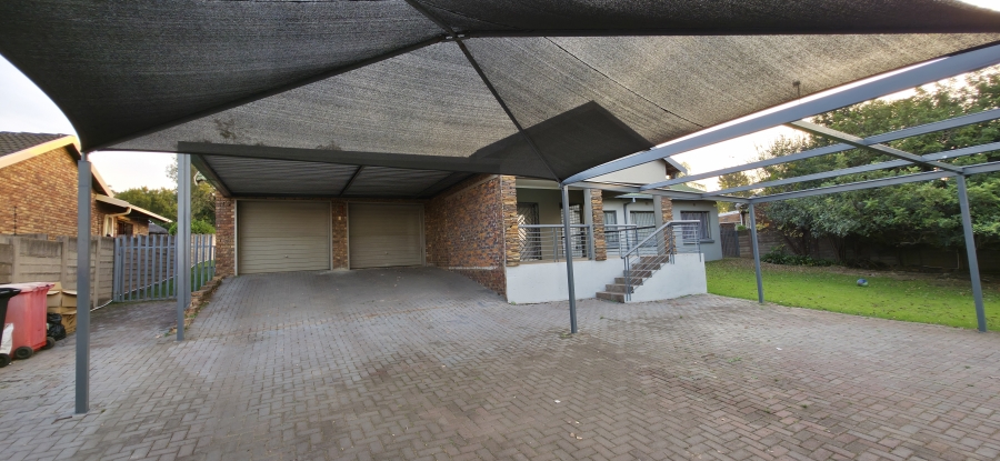 4 Bedroom Property for Sale in Hoeveld Park Mpumalanga