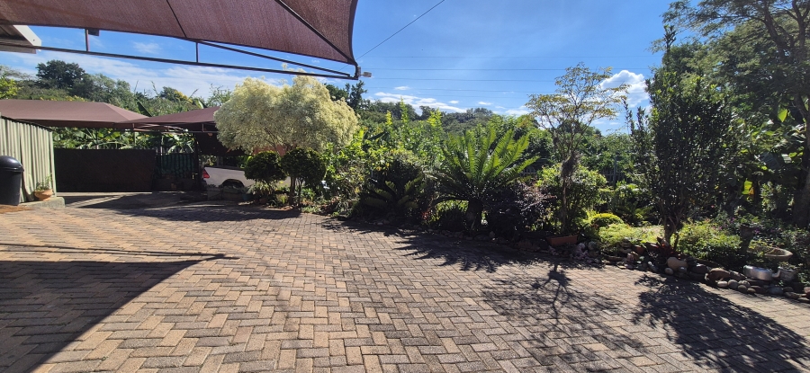 5 Bedroom Property for Sale in West Acres Mpumalanga