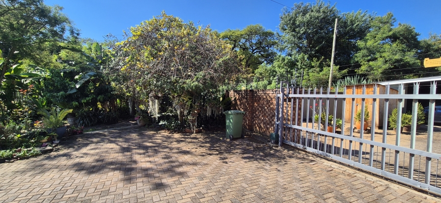 5 Bedroom Property for Sale in West Acres Mpumalanga